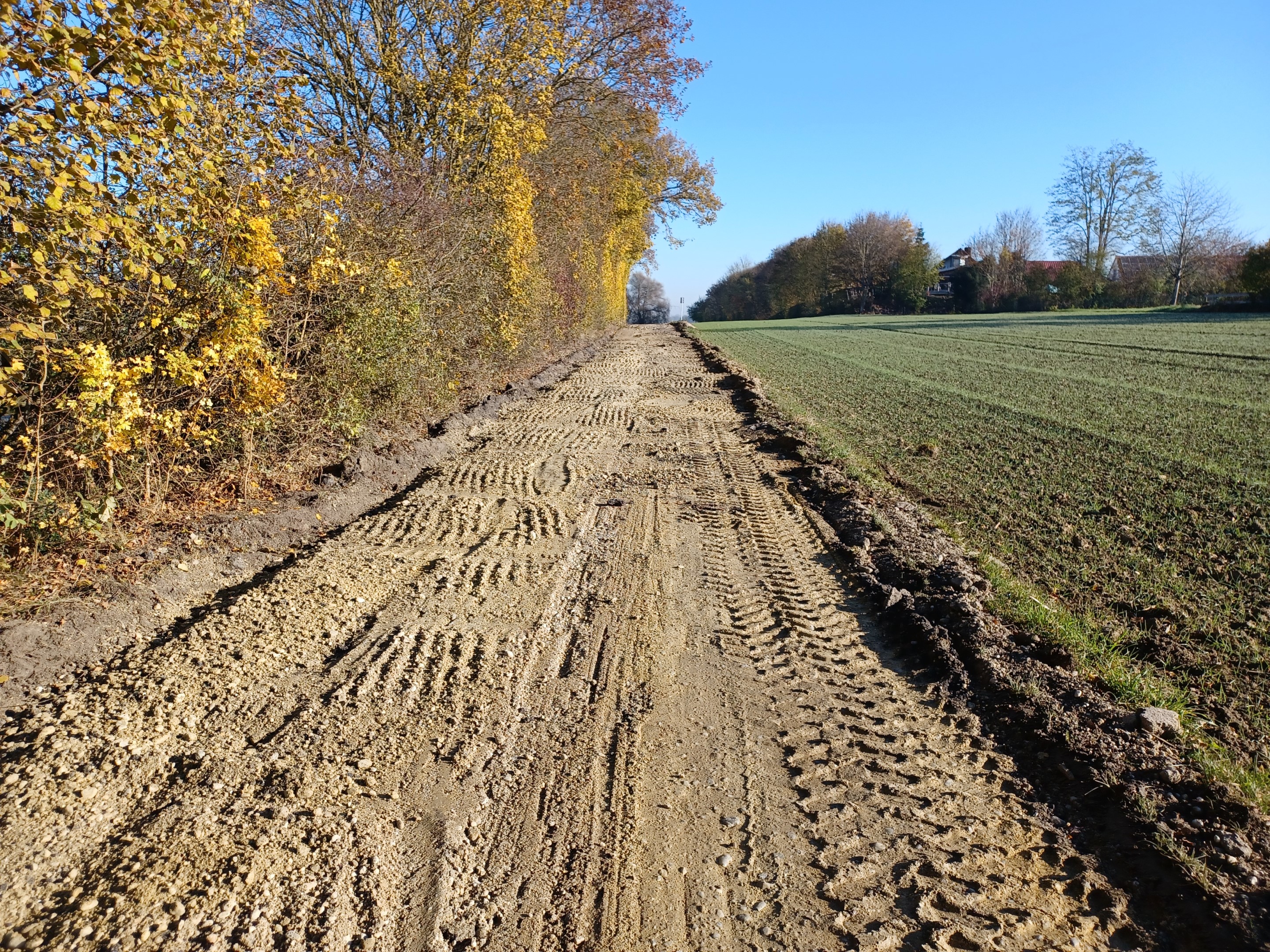 Weg an der B 11 zwischen Viecht und Tiefenbach wird saniert